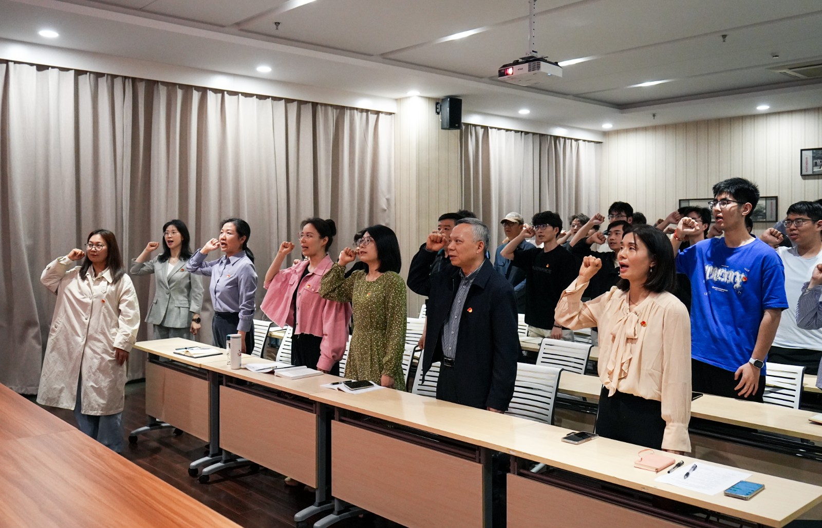 1745577409553349.jpg 4.jpg